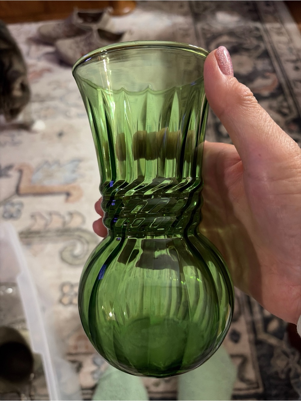Vintage Green Glass Decorative Vase - Classic Ribbed Design